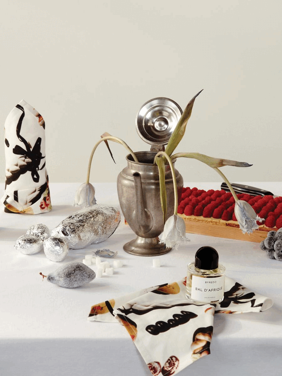 BYREDO 攜手藝術家 Laila Gohar 設計全新節日系列禮盒，為自己與摯愛找回生活幸福感