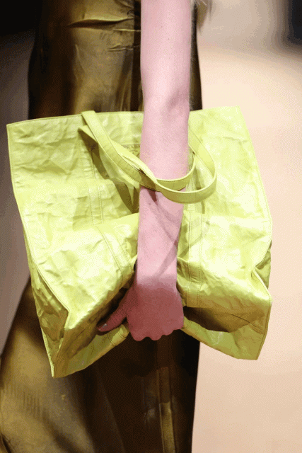 2023 春夏流行趨勢：猜猜你最愛的 IT girls 將會背甚麼手袋？大膽推測7款將會成為下一個 IT bags