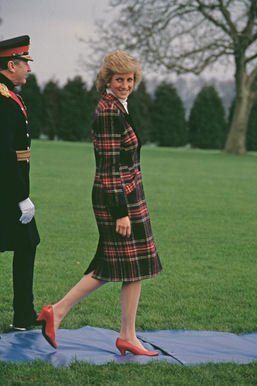 Tartan 格仔是今年最「傳統」的流行趨勢！它如何從貴族象徵，演變成當今最時尚的元素？