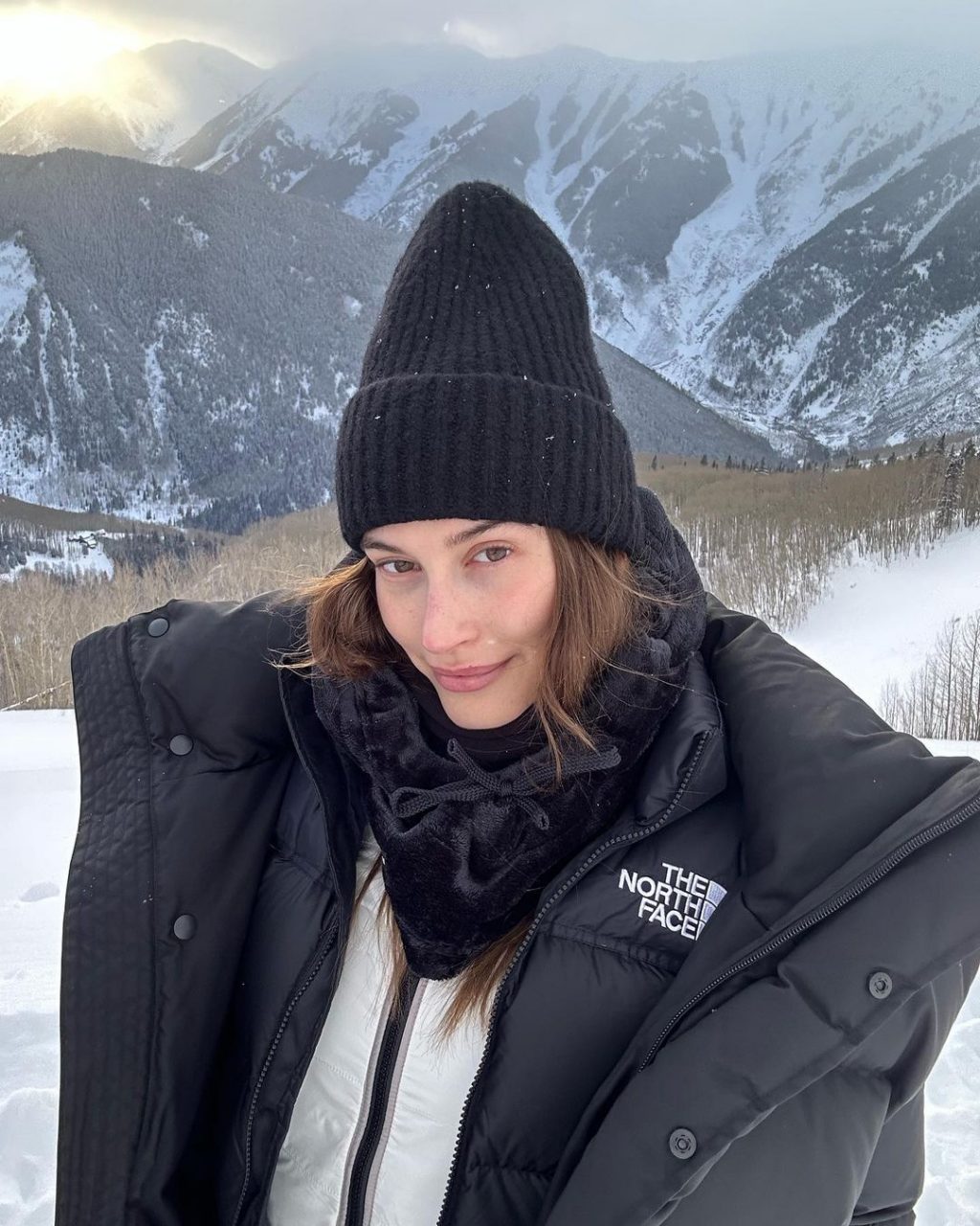 一眾名人都在穿 The North Face？從超模、時尚 It Girl 身上學會 The North Face 外套穿搭術！