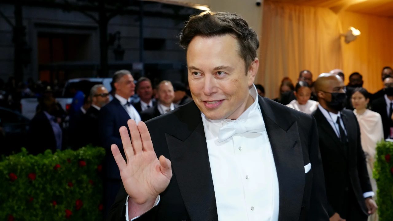 史上第一人一年損失 $2000 億美金財產？Elon Musk 兩個主因讓他身價暴跌破紀錄！