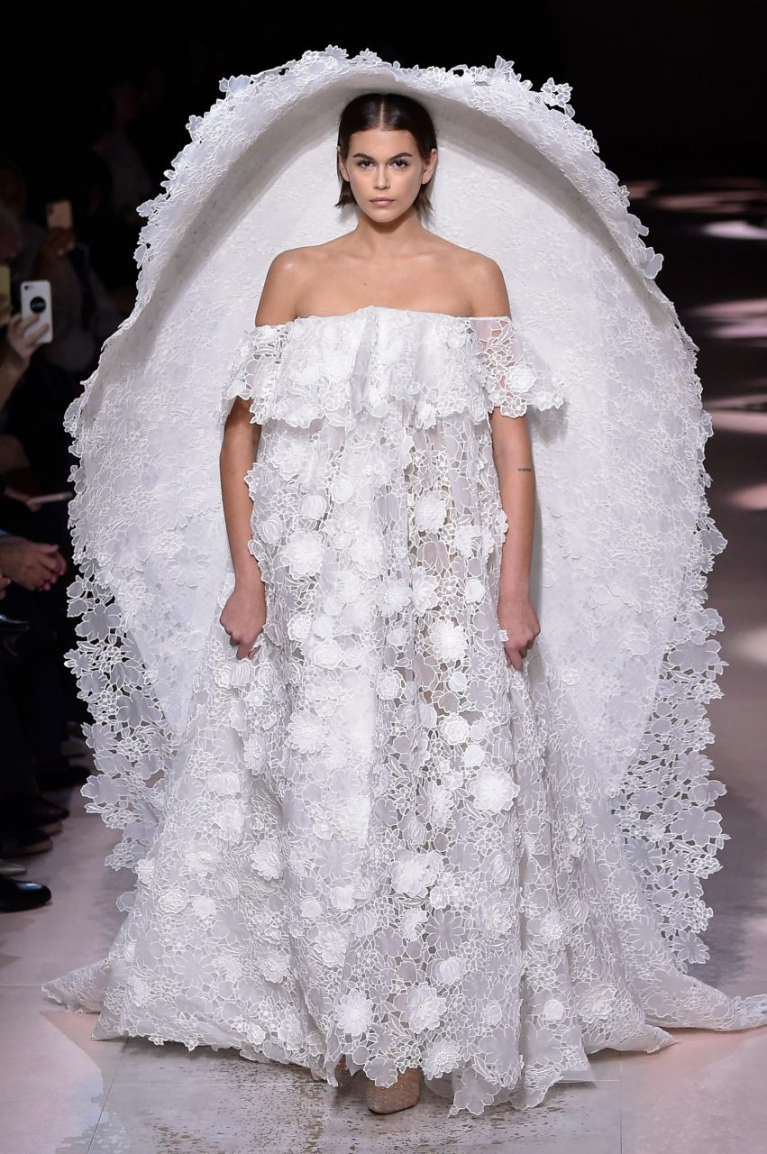 不止Chanel，這些經典高級訂製婚紗設計同樣讓人難忘！