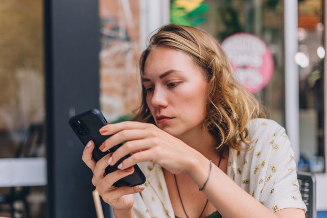 Tinder 大騙子隨時在你身邊?小心遇到「Tinder大騙徒」!分享交友軟體上會遇到的「6大情況」,避免新一年碰上愛情騙子