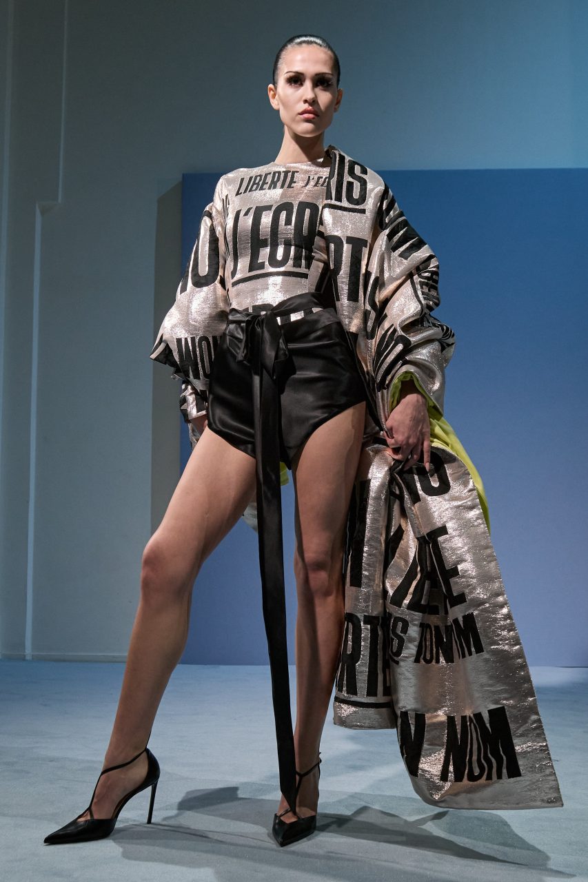 Jean Paul Gaultier 與 Haider Ackermann重回九十年代的時尚時刻，展現剛柔並濟的女性魅力｜Haute Couture Spring/Summer 2023