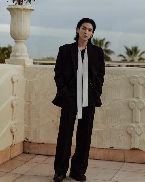 人氣男團 BTS 成員 SUGA 獲任 Valentino 最新品牌大使「Di.VAs」!將出演 Maison Valentino Essentials 廣告大片?