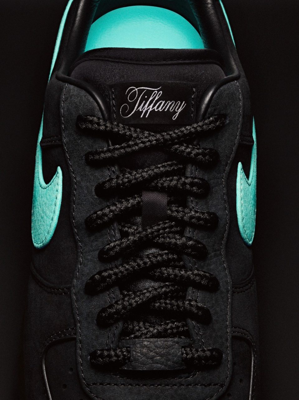 當Tiffany Blue撞上Nike Air Force 1——Tiffany&Co.和Nike的聯乘之作正式公開！