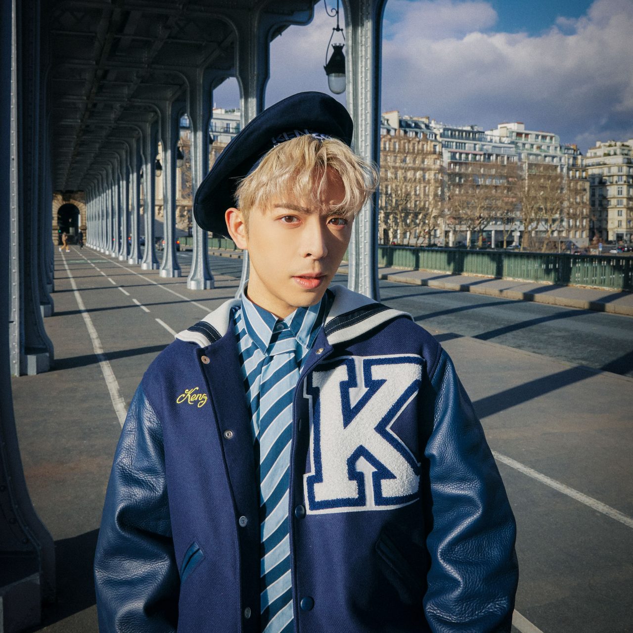 呂爵安 Edan Lui 首踏巴黎男裝周出席 Kenzo 最新時裝展，從多個配搭造型一看 SS23 系列特色