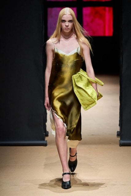 Lyst 第四季排行出爐:Prada 首次登上榜首成為最熱門品牌!最熱門的 10 大時尚單品是⋯⋯?