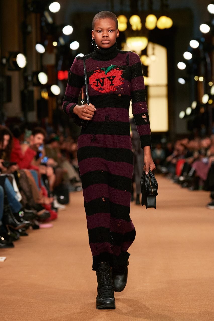 Coach 美國皮革傳統工藝以Y2K青春風格改寫永續時尚｜Fall / Winter 2023