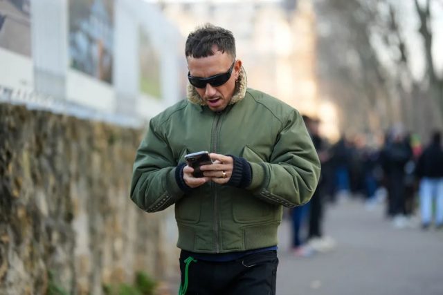 必須擁有的變奏版飛行員夾克!成功橫掃各大時裝週街拍的時尚單品