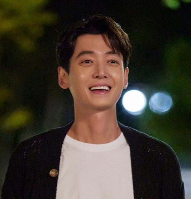 《浪漫速成班》鄭敬淏還出演過這些劇集!從《機智醫生生活》到《對不起,我愛你》一起來看他的歷年經典作品