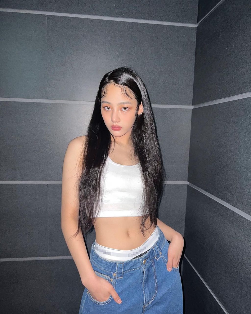 怪物新人 NewJeans 成員 Minji 成為 Chanel 新任品牌大使！承繼 Blackpink Jennie 化身下一個「人間香奈兒 2.0」