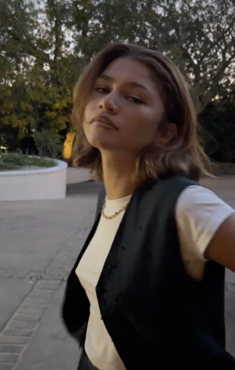 Zendaya全新粟子金捲髮 從復古中演變出時尚