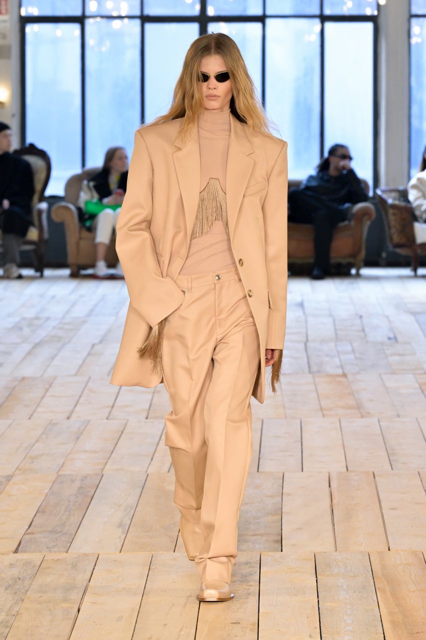 Sportmax 探討裸露意象的深刻含義，聚焦雌雄同體的魅力｜Fall / Winter 2023