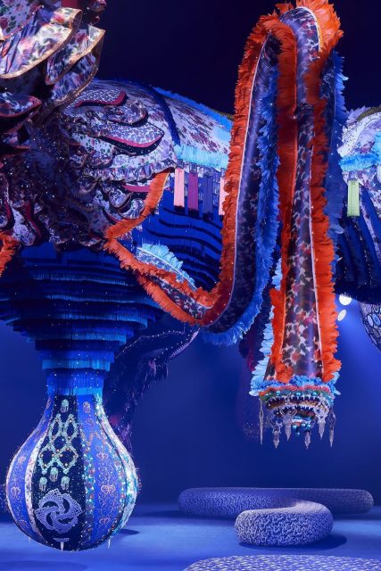 Dior 2023 秋冬時裝騷令人驚嘆的雕塑藝術作品來自這位藝術家?