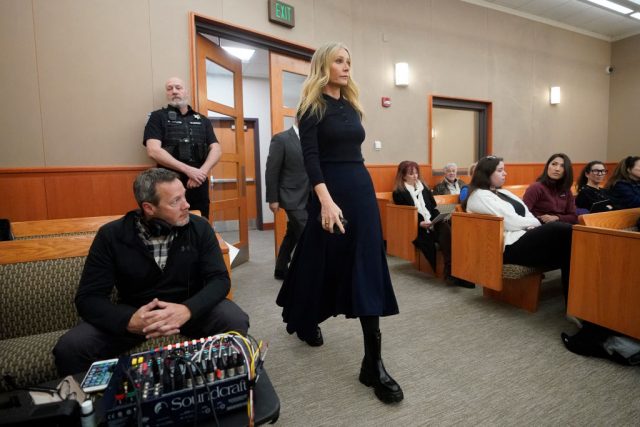 Gwyneth Paltrow 以時尚的方式來申辯「無罪」:盤點她近日的「法庭時尚」衣櫥