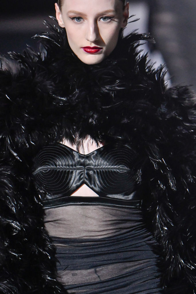 2023秋冬米蘭時裝周：柔和美容造型時代降臨 了對工藝和優雅的回歸