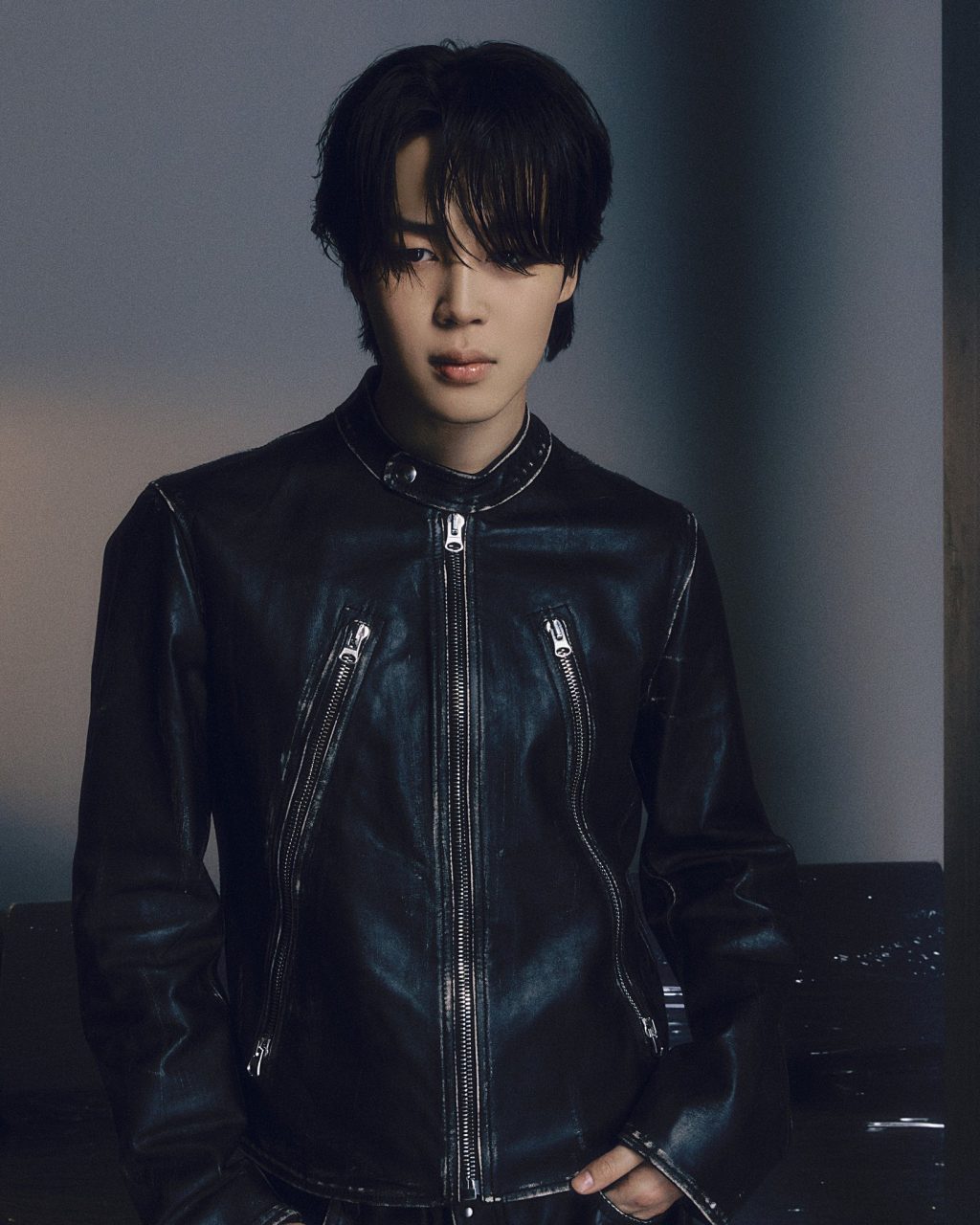 防彈少年團 BTS 成員 Jimin 正式發表首張個人Solo專輯《FACE》，《Like Crazy》MV點擊突破百萬！