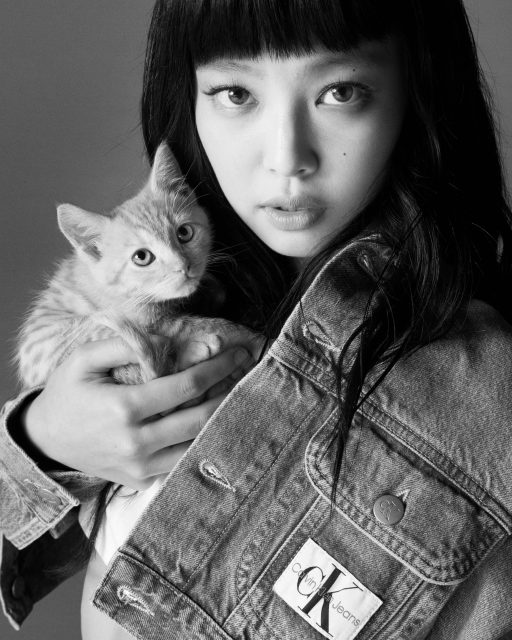 Jennie、Kendall Jenner 性感亮相 Calvin Klein 春季形象廣告!超強明星陣容還有男神 Aaron Taylor-Johnson、FKA Twigs 及 Michael B. Jordan⋯⋯