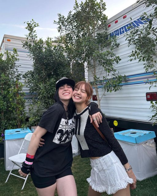 他們竟然是好朋友!Blackpink Lisa在Coachella期間與Billie Eilish、Dominic Fike 親密合照