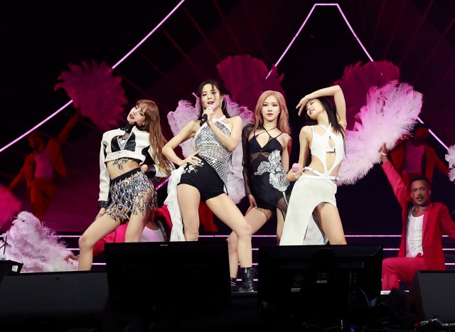 從台上表演明星到台下的名人觀眾，盤點Coachella  2023 科切拉音樂節時尚造型：BLACKPINK、Hailey Bieber、Kendall Jenner 及 Rosalía⋯⋯