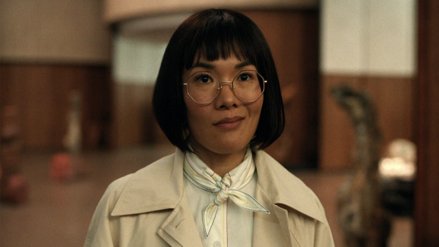 解析《Beef 齮齕人生》Ali Wong 的禪意穿搭哲學:八角鏡框、「師姐感」穿搭有什麼意涵?