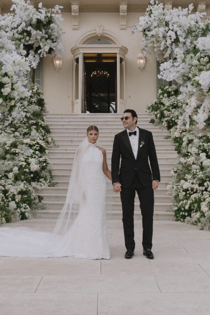 穿上 Chanel 出嫁的幸福新娘!Sofia Richie 的南法夢幻婚禮讓 Chanel 搜索量飆升了 300%⋯⋯