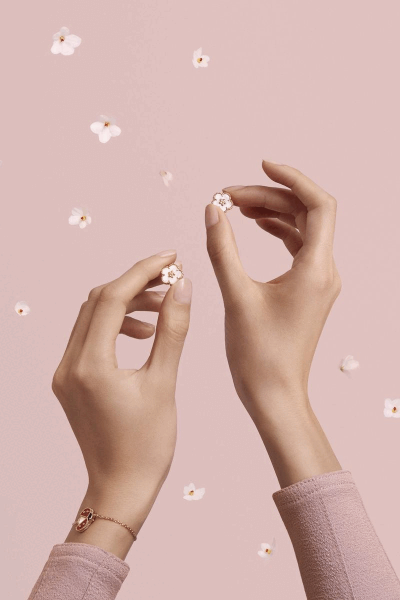 Van Cleef & Arpels 全新 Lucky Spring 系列 為春天獻上一闋頌歌，詮釋繁花盛放的詩意
