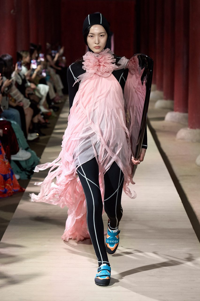 揉合三個不同世代元素的東方狂想曲｜Gucci Cruise 2024