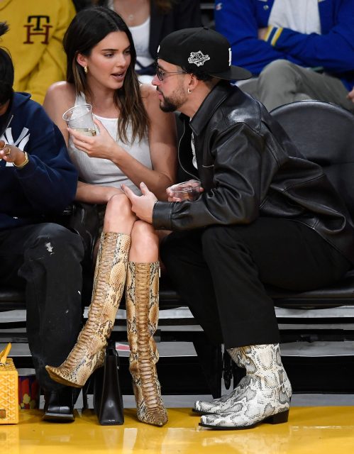 Kendall Jenner 與男友 Bad Bunny 以情侶裝時尚低調「放閃」!他們有望成為時尚界下一對「Power Couple」嗎⋯⋯?