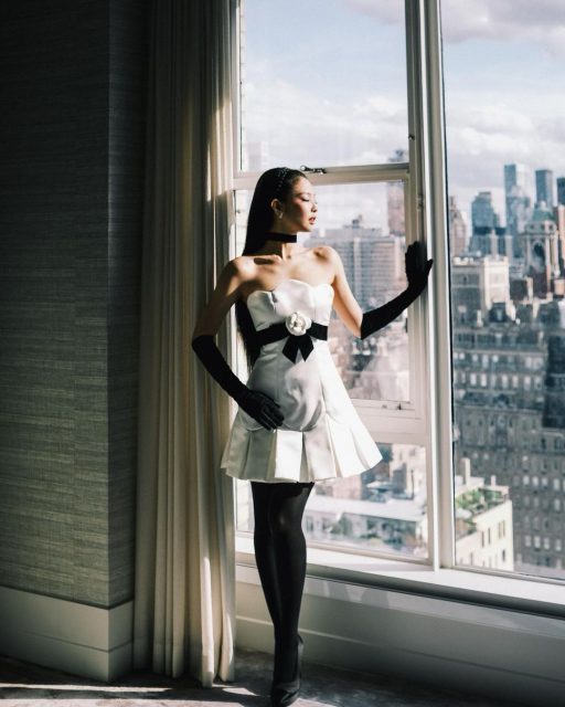 Met Gala 2023｜Blackpink Jennie 初踏上 Met Gala 紅地氈造型的背後！致敬 Karl Lagerfeld 同時亦從韓國文化汲取靈感⋯⋯