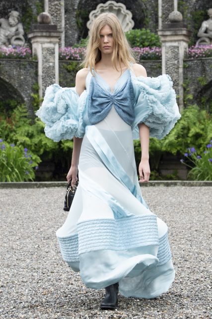 Nicolas Ghesquière 的神話美人魚在風雨交加的寶島上誕生|Louis Vuitton Resort 2024