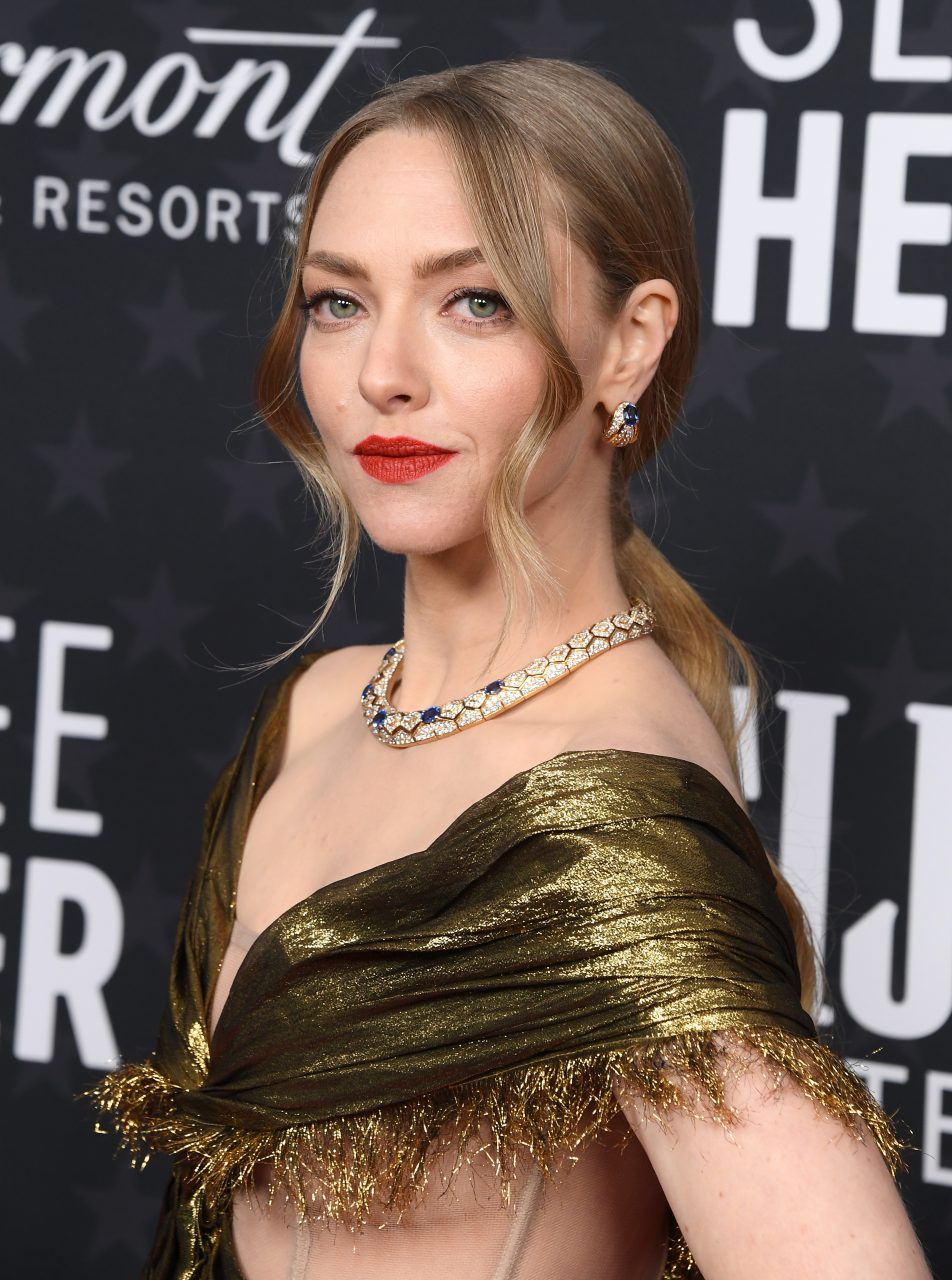 從冥想、針灸到膠帶抗皺紋?Amanda Seyfried的全天然身心靈保養貼士