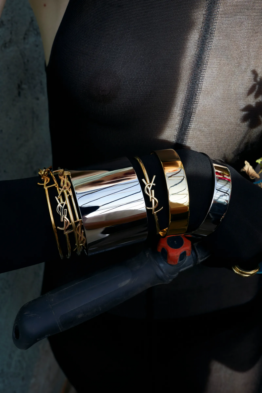 Saint Laurent 進軍珠寶界！推出高級珠寶 Haute Joaillerie 並由攝影大師 Juergen Teller 執鏡