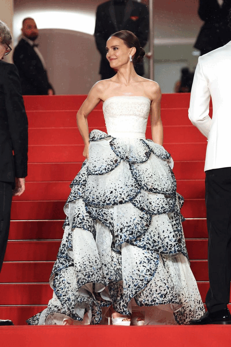 康城影展 2023｜盤點今屆康城影展最佳紅地毯造型！（持續更新）