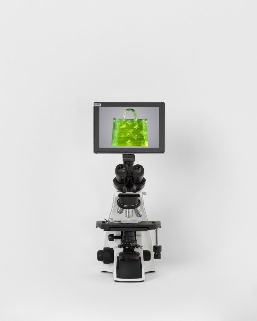 MSCHF 又一話題新作!這款微型「LV手袋」竟要用顯微鏡才能看得見⋯⋯?