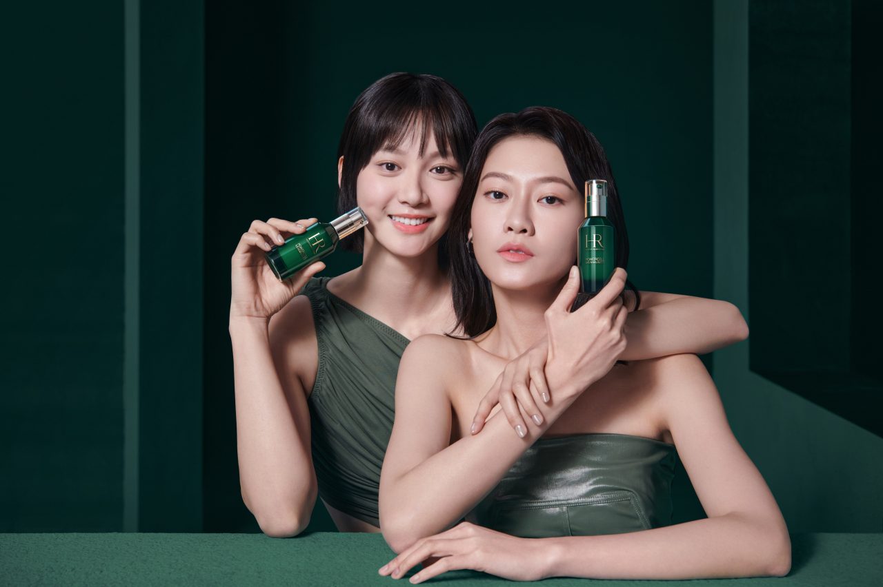 廖子妤、袁澧林突破自我框架展示實力  HR「新一代小綠瓶精華」升級力量成她們養肌之選