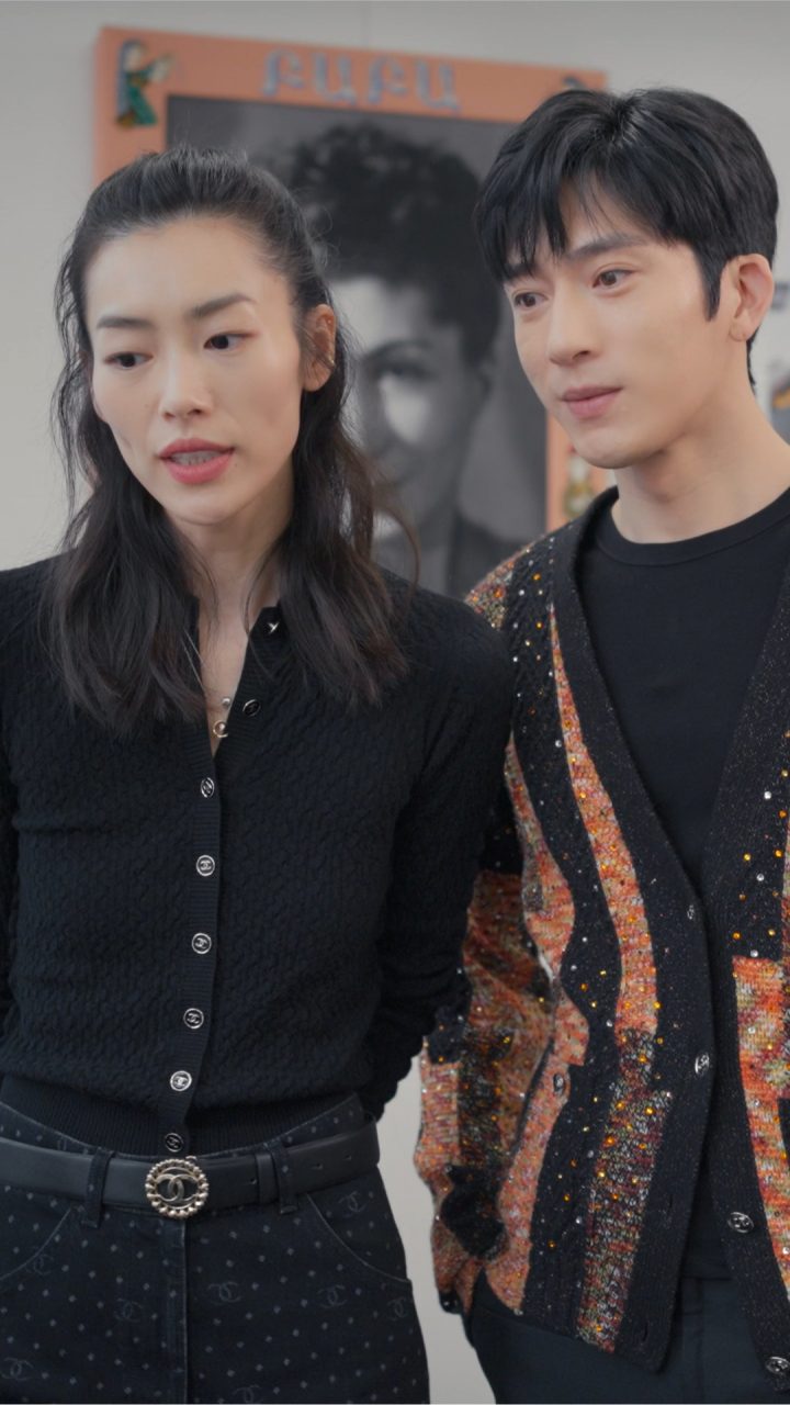 Chanel 品牌大使劉雯、井柏然、Whitney Peak 在參觀 2022/23 Métiers d’art 工坊系列時有哪些有趣的發現？