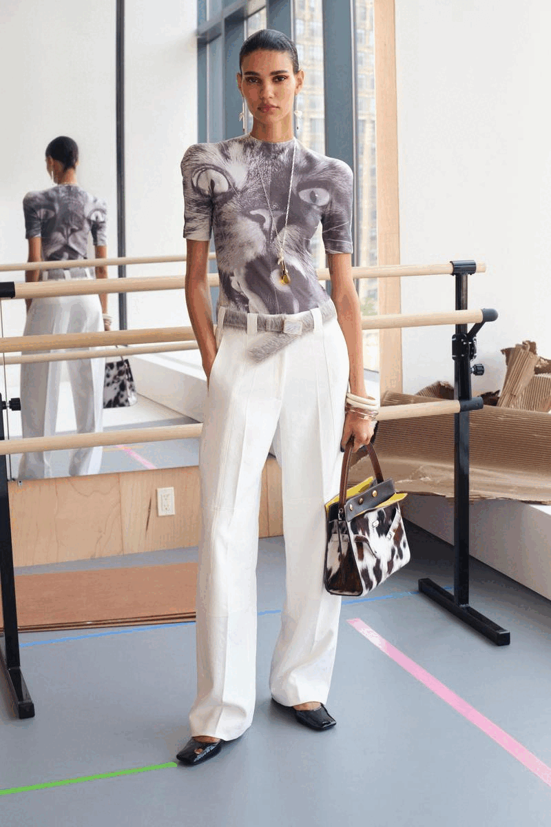 被動物壟斷的時尚圈？Tory Burch、JW Anderson 與 Christopher Kane 在 2023 年時裝展上的生物野性魅力