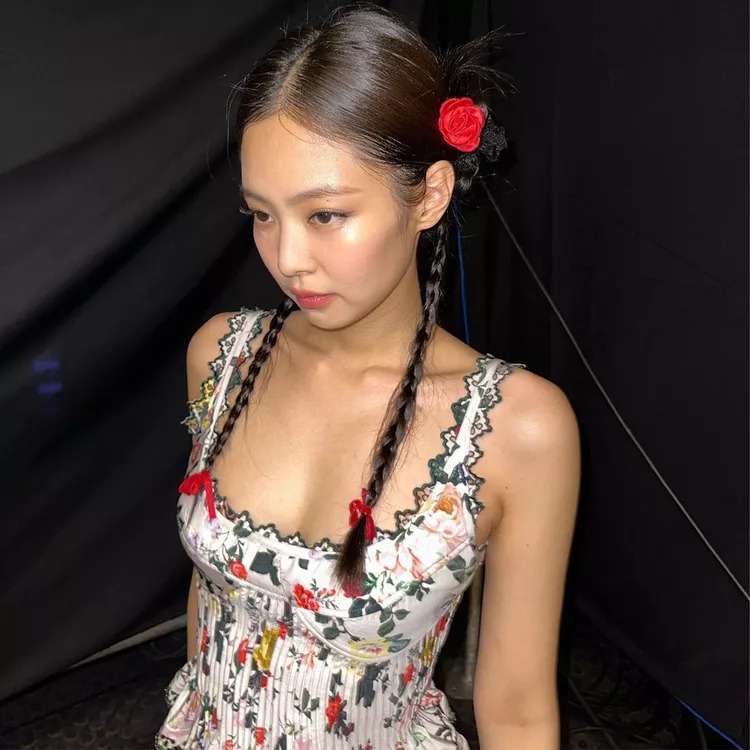 小眾美學「Tomato Girl 」流行引起亞麻單品的熱潮！「蕃茄女孩」風格趨勢到底是什麼？