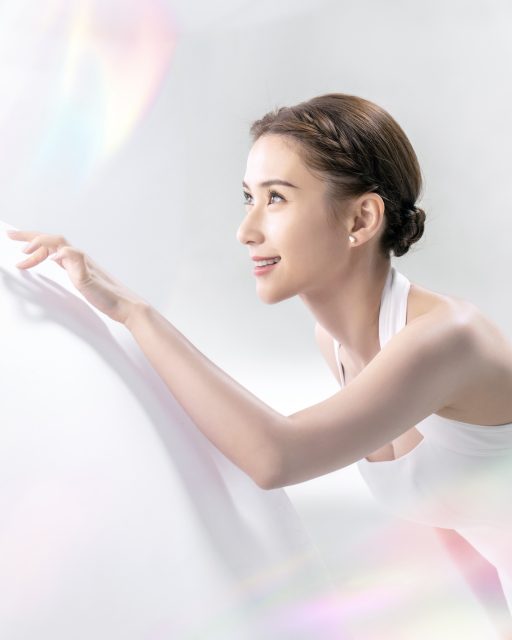 何超蓮以個人哲學融合美容智慧 Clé de Peau Beauté皇牌LE SÉRUM煥活細胞精華以科研帶出由內至外的光芒
