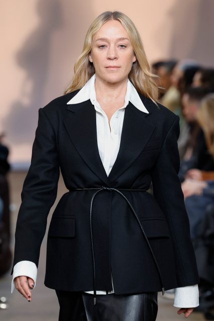 2023 秋冬「Power Blazer」當道！女生今季如何以一件西裝外套作為的時尚宣言⋯⋯？