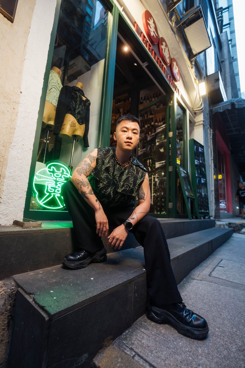 CENTRESTAGE 2023｜專訪本屆 Emerging Designer 設計師 RICKYY WONG：「一件衣服可以包含很多情感價值和收藏着很多故事。」