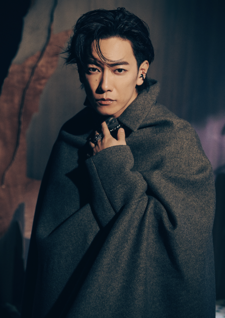《VOGUE MAN HONG KONG》九月刊封面人物 Takeru Satoh佐藤健 積極追求突破 展現超凡意志