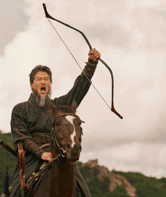 Netflix《盜賊之歌》憑史劇寫實劇情與華麗打鬥畫面廣受好評!金南佶透露第二季劇情內容⋯⋯?