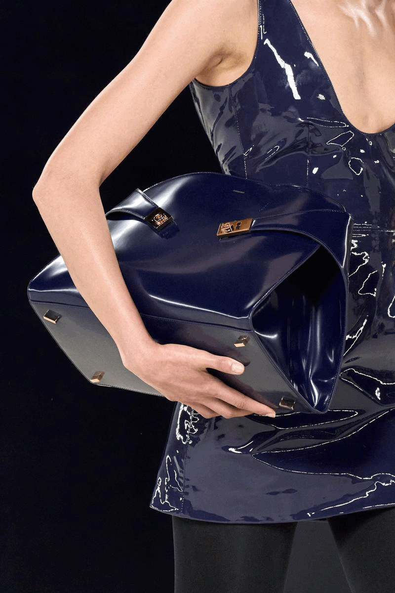 2023 手袋情報｜秋冬「大袋」當道？推介 Dior、Loewe、Bottega Veneta及Ferragamo 等名牌大容量 Tote bag款式⋯⋯