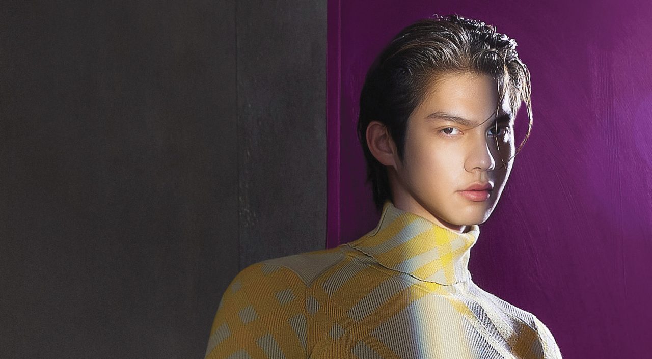 訂閱《VOGUE》香港版電子書及紙本實體書：八月刊｜BRIGHT VACHIRAWIT