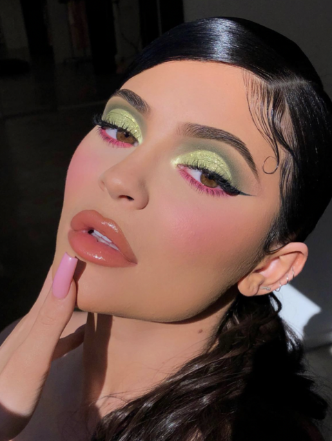 #SummerInVogue 抹茶牛奶彩妝風靡歐美!Chiara Ferragni、Kylie Jenner如何演繹綠色眼影?