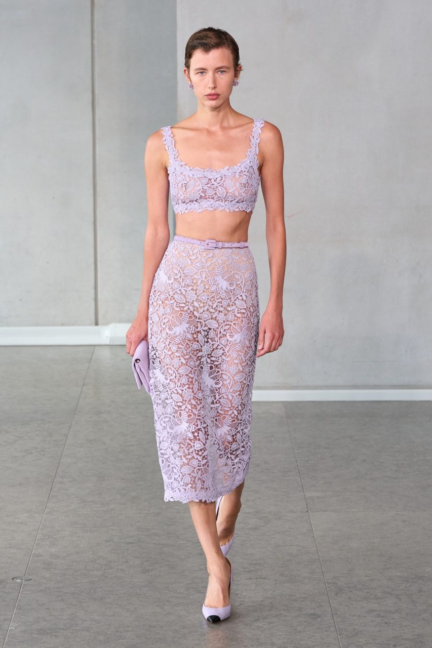 Carolina Herrera 以簡約風格重塑出女性力量｜Spring / Summer 2024