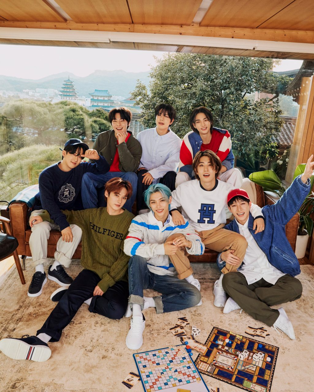 Tommy Hilfiger 邀請韓國男團 Stray Kids 演繹最新 2023 秋季廣告大片，展現品牌年輕好動的一面！